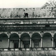 Letohrádek královny Anny v Královské zahradě (tzv. Belvedér) byl výrazně zrekonstruován v letech 1951-1954 ve spolupráci s prof. Bedřichem Hacarem, ředitelem Výzkumného a zkušebního ústavu hmot a konstrukcí stavebních při ČVÚT (dnes Kloknerův ústav)