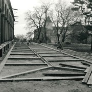 Giardinetto Letohrádku královny Anny v Královské zahradě. Rekonstrukce květinové zahrady a přilehlých prostor proběhla v letech 1937-1938