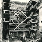 Obnova renesanční Míčovny Pražského hradu se realizovala v letech 1945-1952. Míčovna byla 9. května během Pražského květnového povstání zasažena vojenským projektilem a celá vyhořela